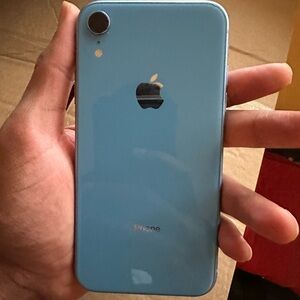 Apple iPhone Xr unlocked- 64 GB